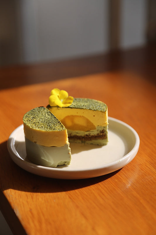 Matcha Mango Mini Cake